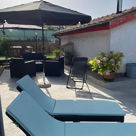 Aparthotel La Petite Famille Corchiano Esterno foto