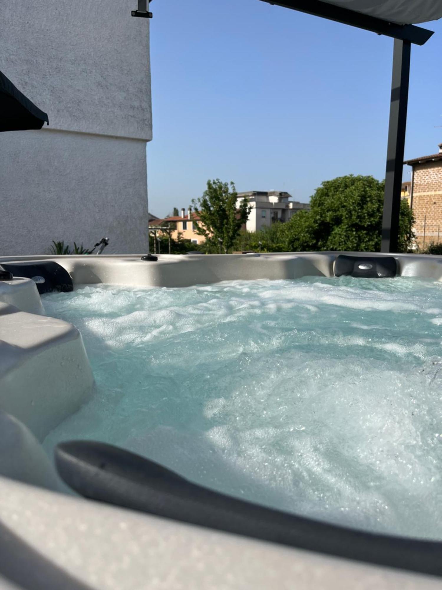 Aparthotel La Petite Famille Corchiano Esterno foto